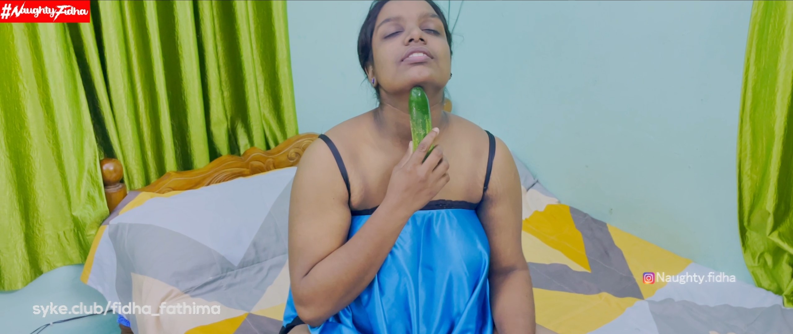 Mallu Busty girl Aswini Inserting huge cucumber In Her Pussy